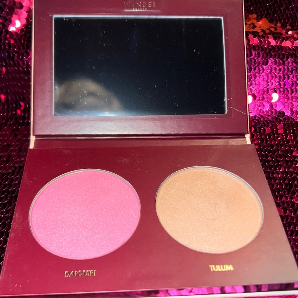 Wander Beauty-Trip for Two. Blah & Bronzer Duo.